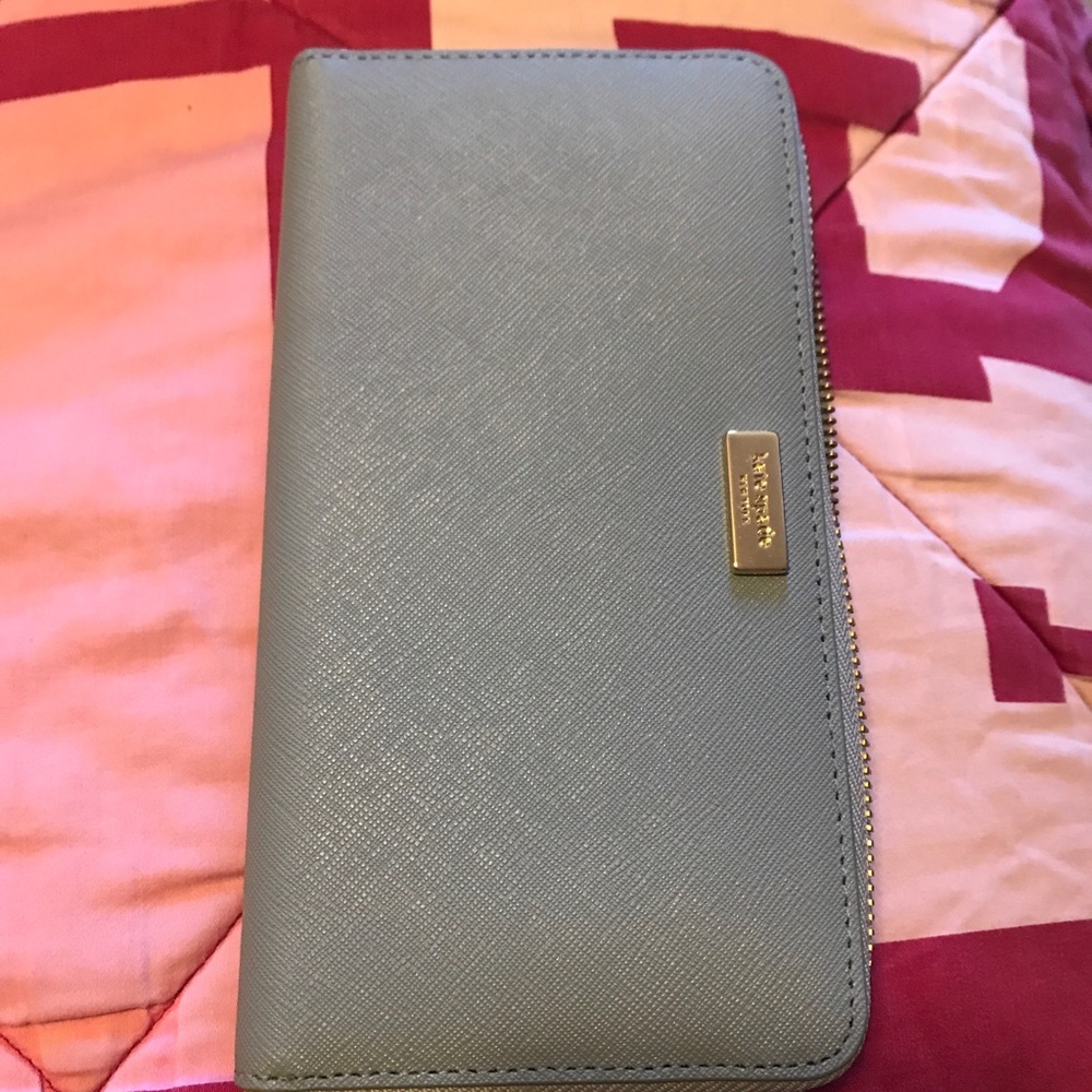 NWT Gray Kate Spade Wallet